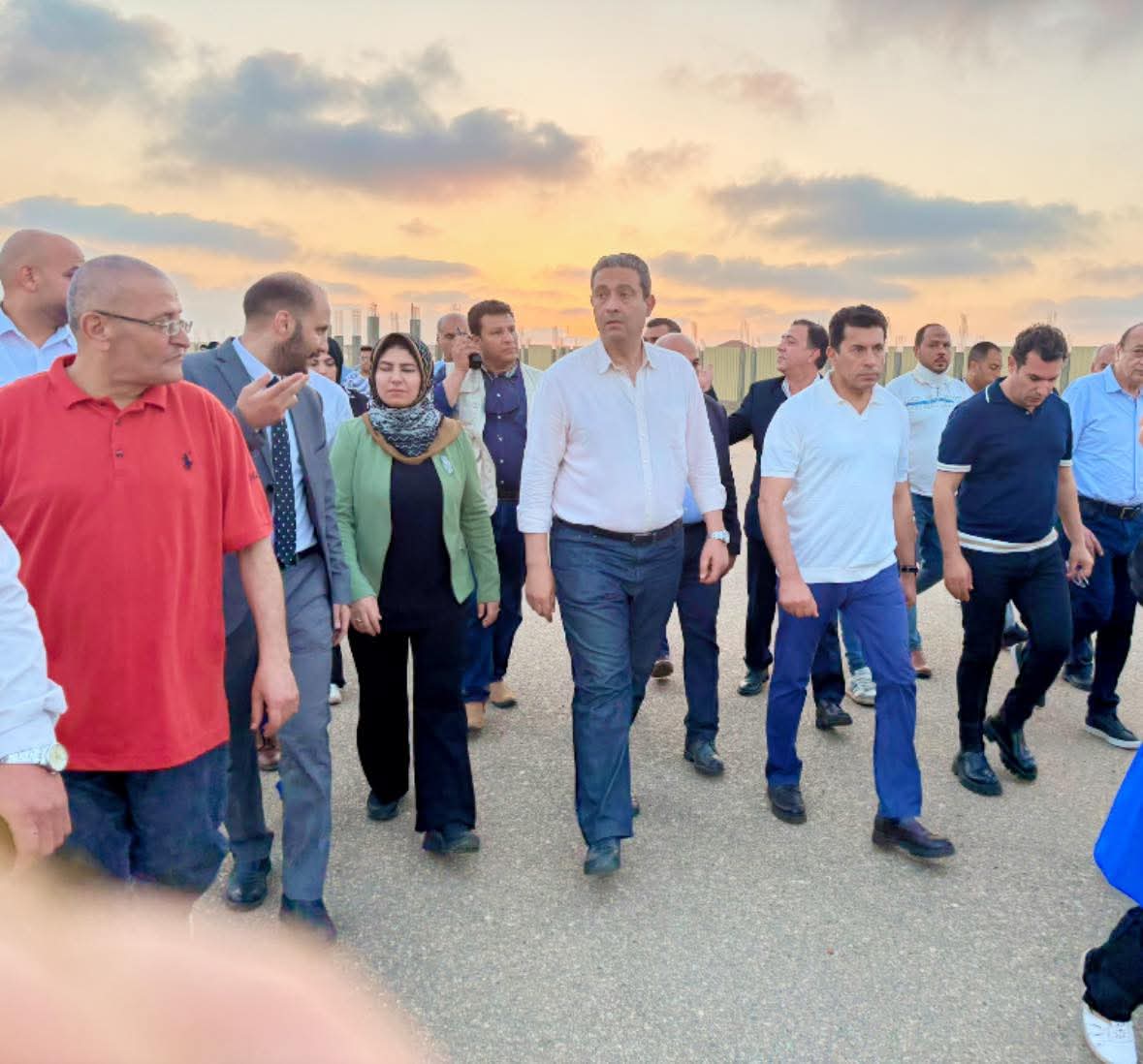 وزير الشباب والرياضة يتفقد القرية الأولمبية بنادي دمياط وزير الشباب والرياضة يتفقد القرية الأولمبية بنادي دمياط