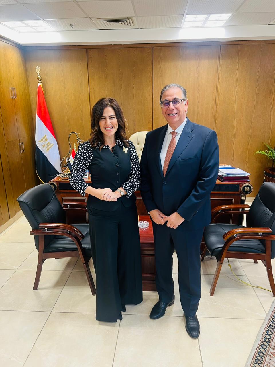 الدكتورة دينا عبد الكريم أمين شئون المصريين بالخارج والسفير نبيل حبشى نائب وزير الخارجية