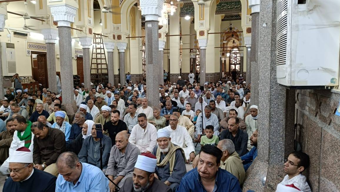 جموع المصلين بمسجد العارف جموع المصلين بمسجد العارف