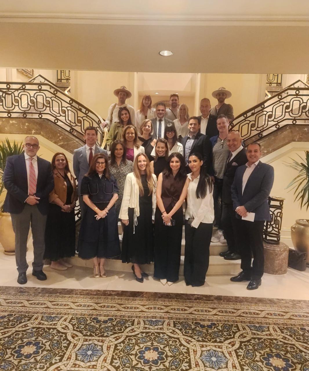 زيارة وفد من المؤثرين والمدونين للأمريكيين