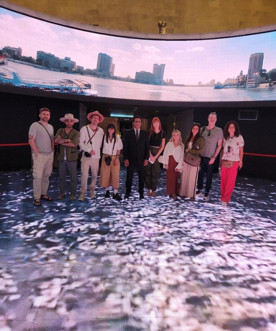 زيارة وفد مؤثرين أمريكيين لمتحف الحضارة