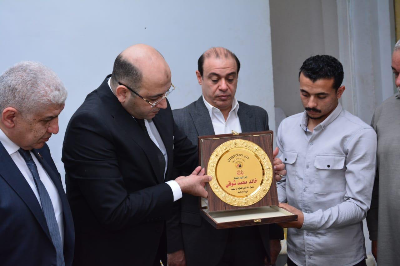 e90c74ee-aa70-477f-aa18-72f32710c001 e90c74ee-aa70-477f-aa18-72f32710c001