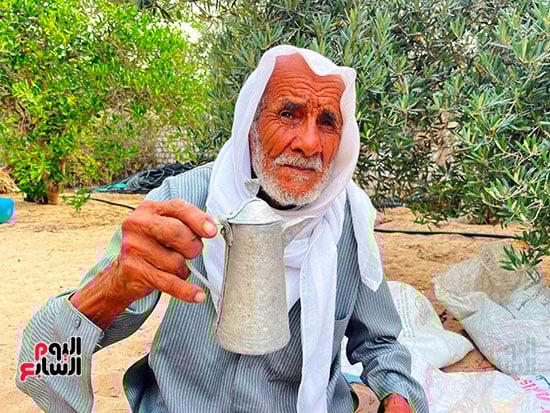 يحافظ-علي-حرفته-وهو-في-شيخوخته يحافظ-علي-حرفته-وهو-في-شيخوخته