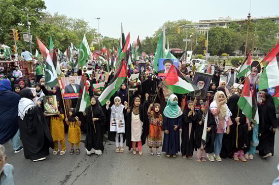 احتجاجات في باكستان على القصف الإسرائيلي لإيران (1)