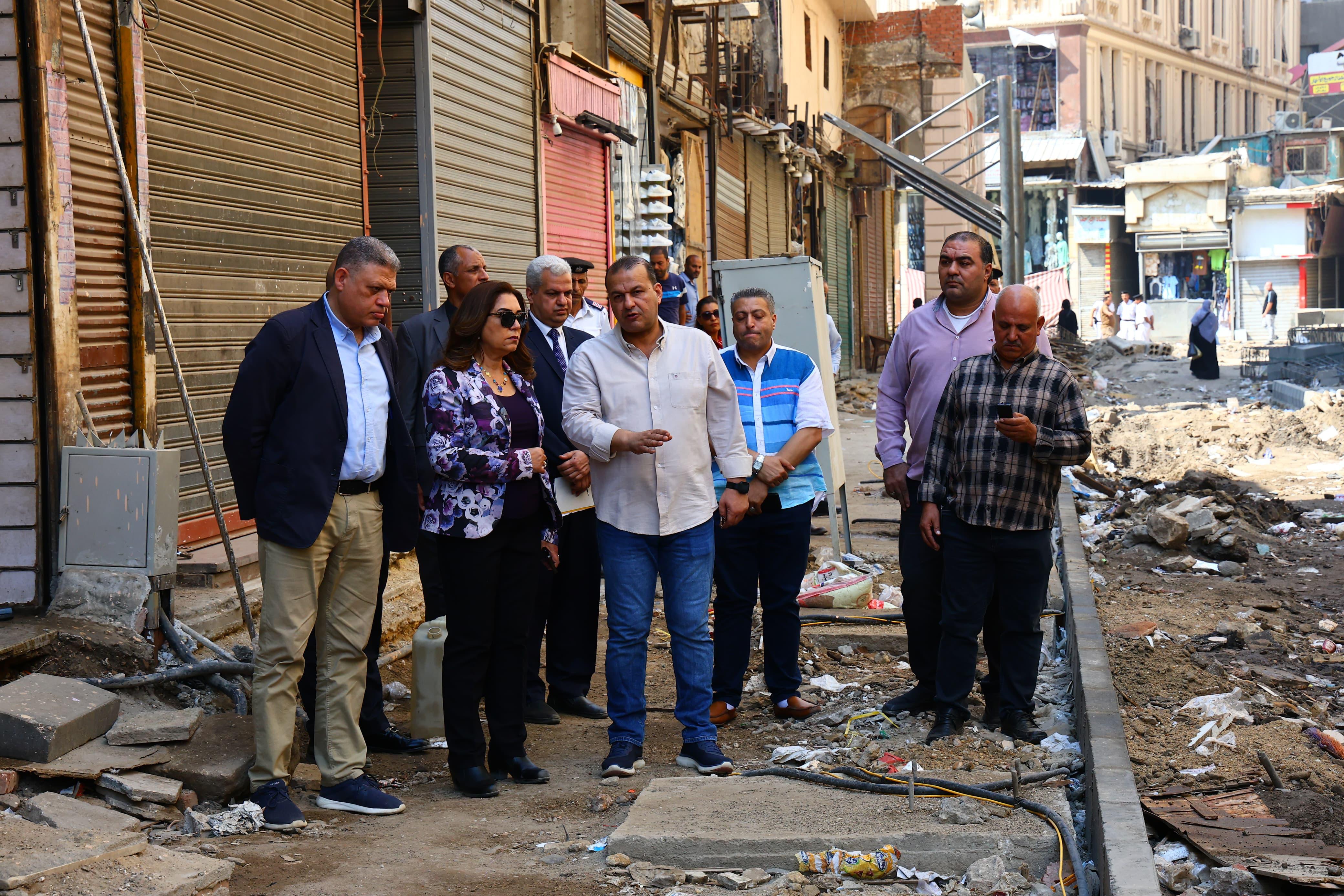 وزيرة التنمية المحلية تتفقد تنفيذ المرحلة الأولى من تطوير سوق العتبة بالموسكى (9)