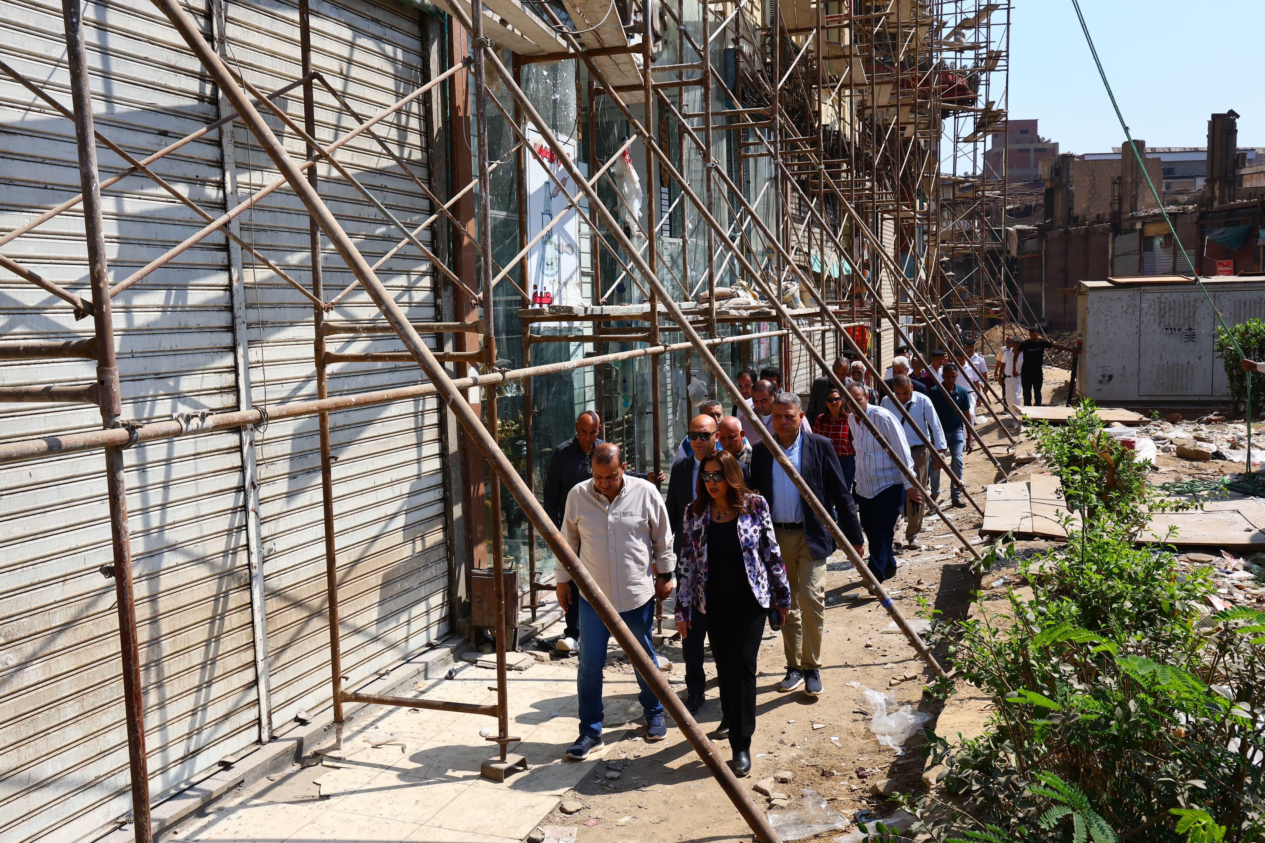 وزيرة التنمية المحلية تتفقد تنفيذ المرحلة الأولى من تطوير سوق العتبة بالموسكى (12)