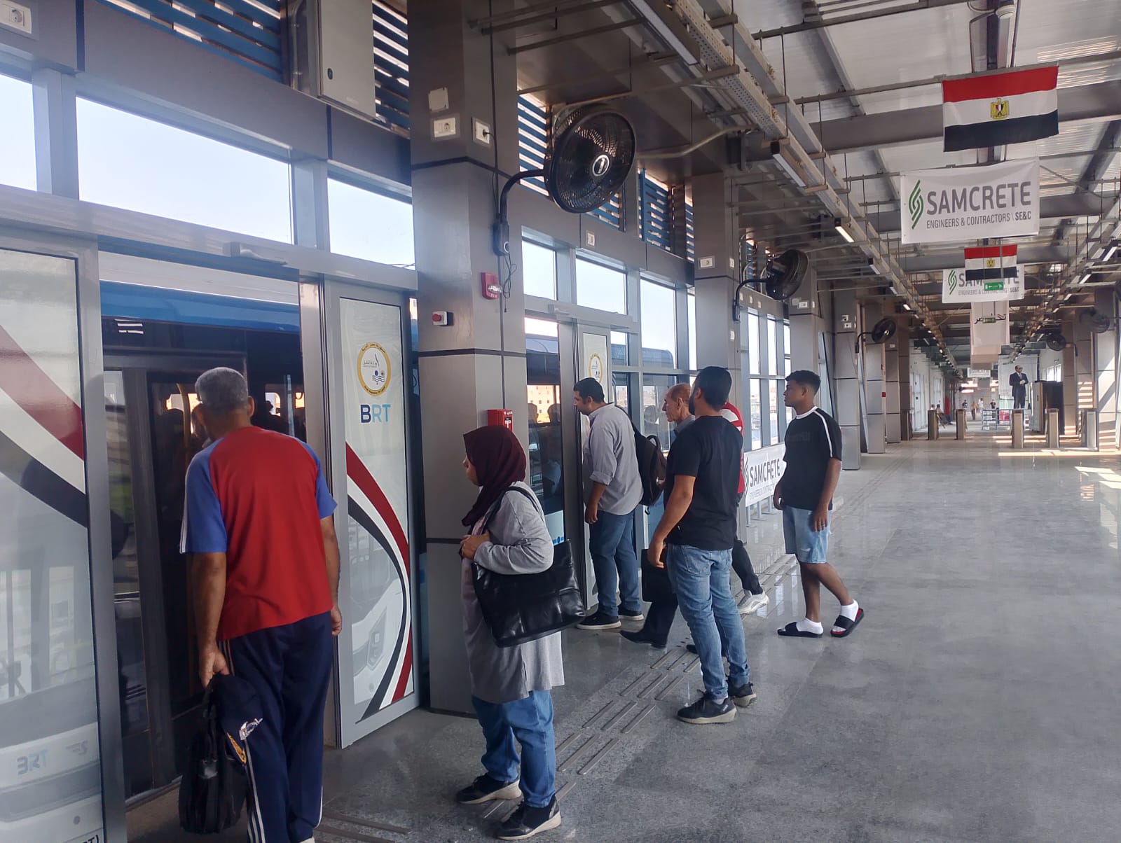 اقبال المواطنين على الاتوبيس التردد (11)