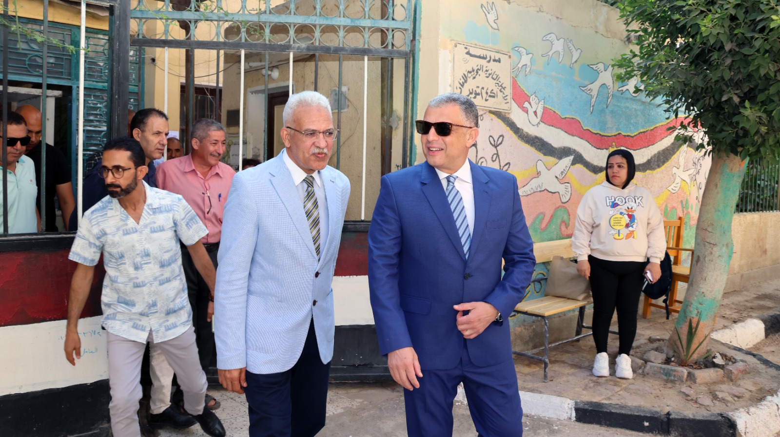 محافظ الإسماعيلية ووكيل وزارة التربية والتعليم 