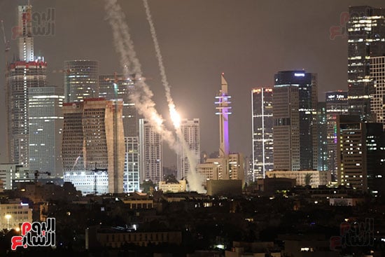 الصواريخ تسقط فى تل أبيب الصواريخ تسقط فى تل أبيب