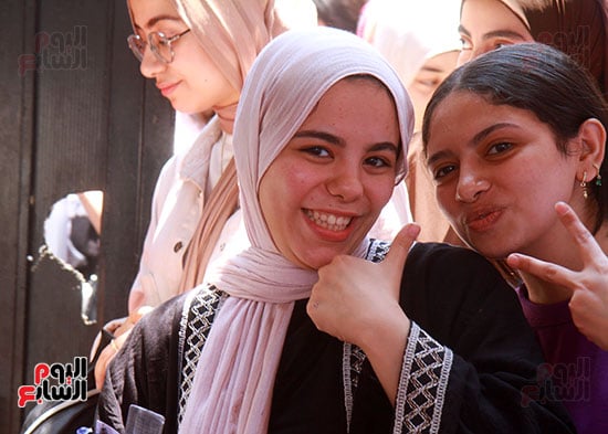 امتحان التربية الدينة والوطنية يرسم البهجة على وجوه الطلاب امتحان التربية الدينة والوطنية يرسم البهجة على وجوه الطلاب