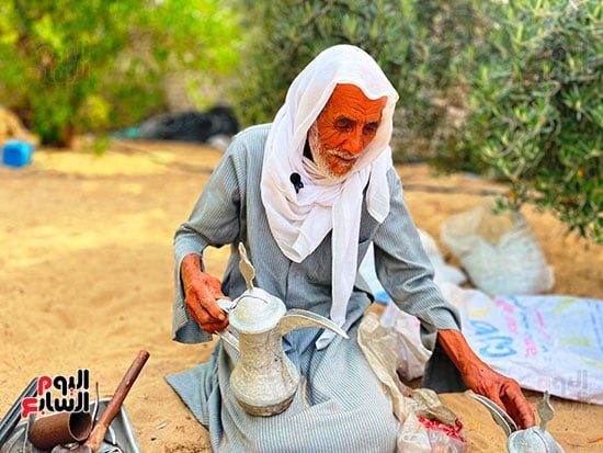 يقوم-يتصنيع-الدلال-واواني-الشاي يقوم-يتصنيع-الدلال-واواني-الشاي