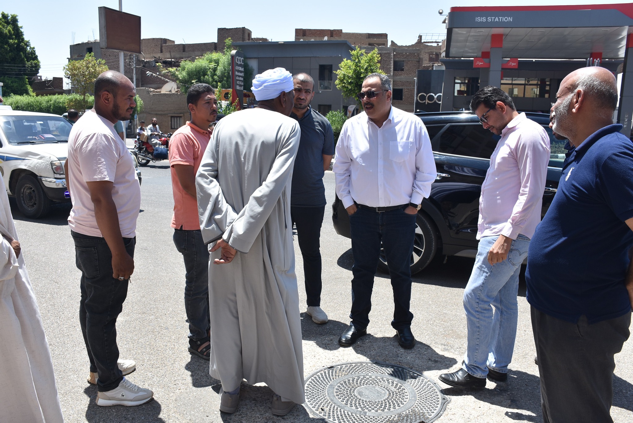 شركة مياه الأقصر تبحث إمكانية توصيل خدمة الصرف الصحي لمنطقة شارع مصر