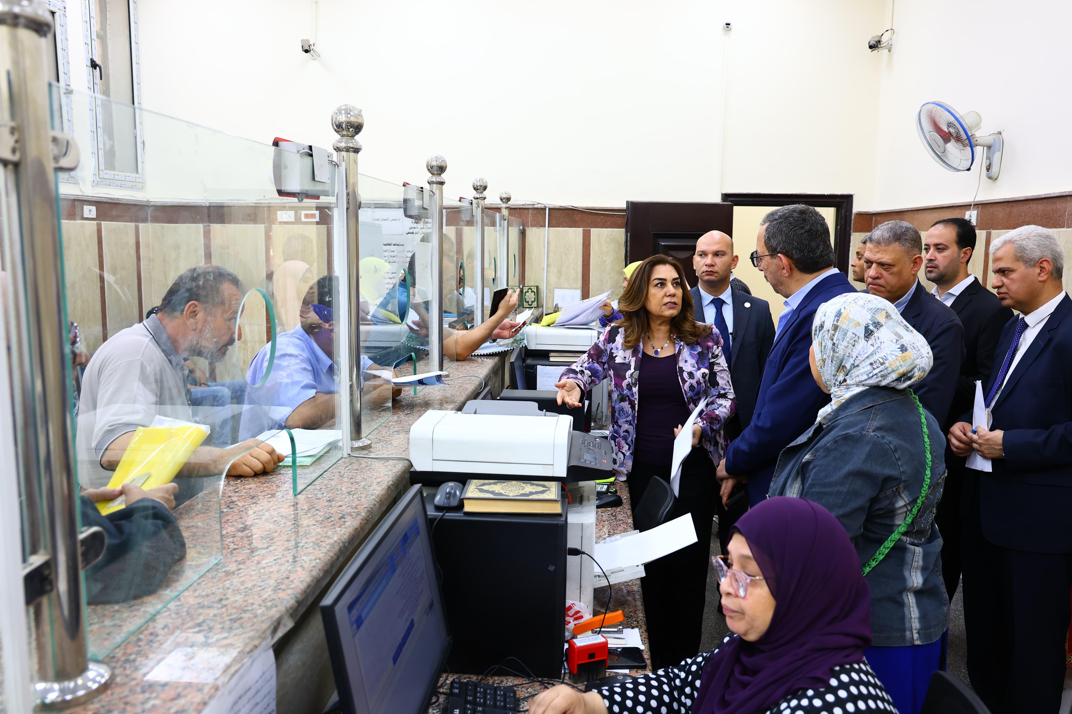 جولة وزيرة التنمية المحلية فى حى عابدين (8)