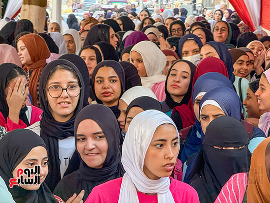 طلاب ثانوية عامة (1)