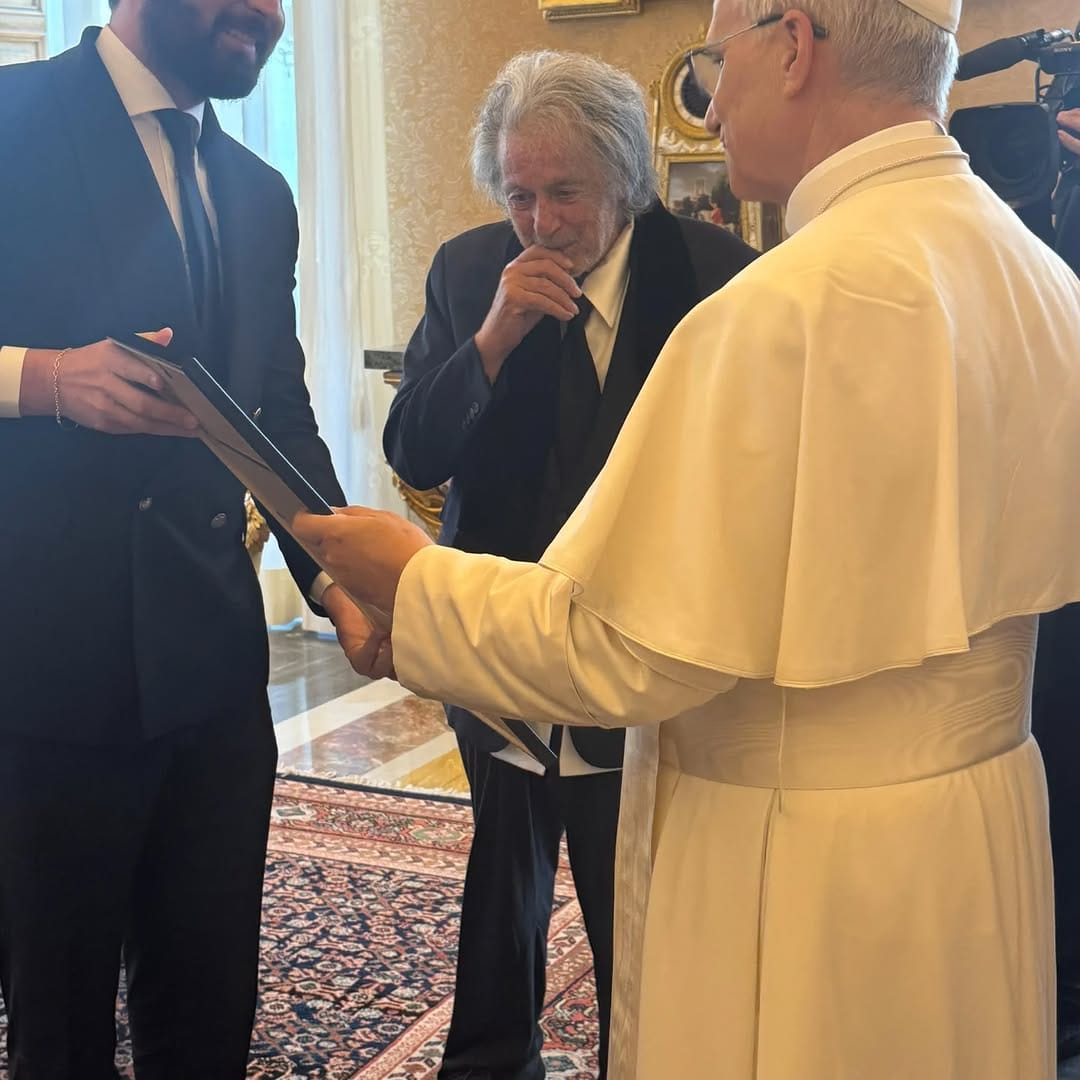 آل باتشينو يلتقي البابا ليو الرابع عشر في الفاتيكان آل باتشينو يلتقي البابا ليو الرابع عشر في الفاتيكان