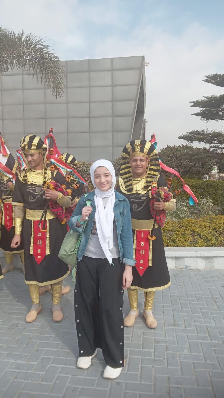 الطالبة إسراء الأولى الطالبة إسراء الأولى