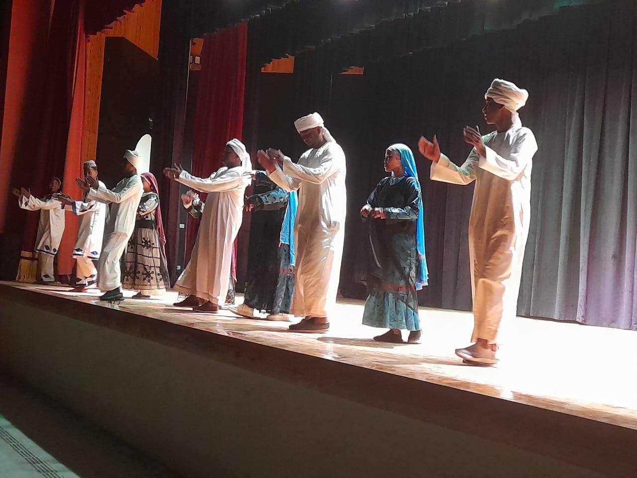 عروض فنية عروض فنية