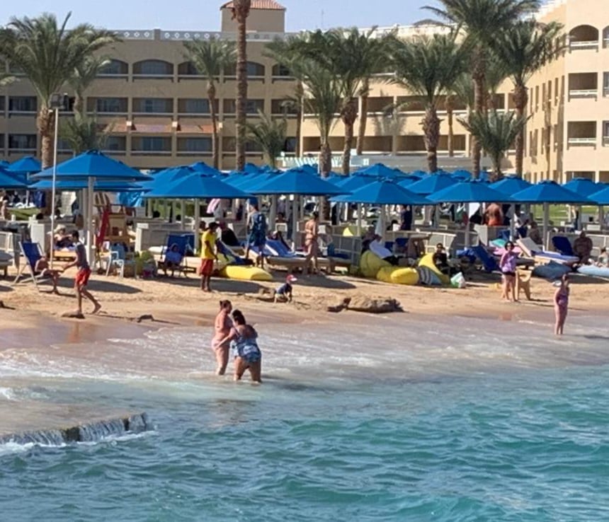 يصلون من كل دول اوربا يصلون من كل دول اوربا