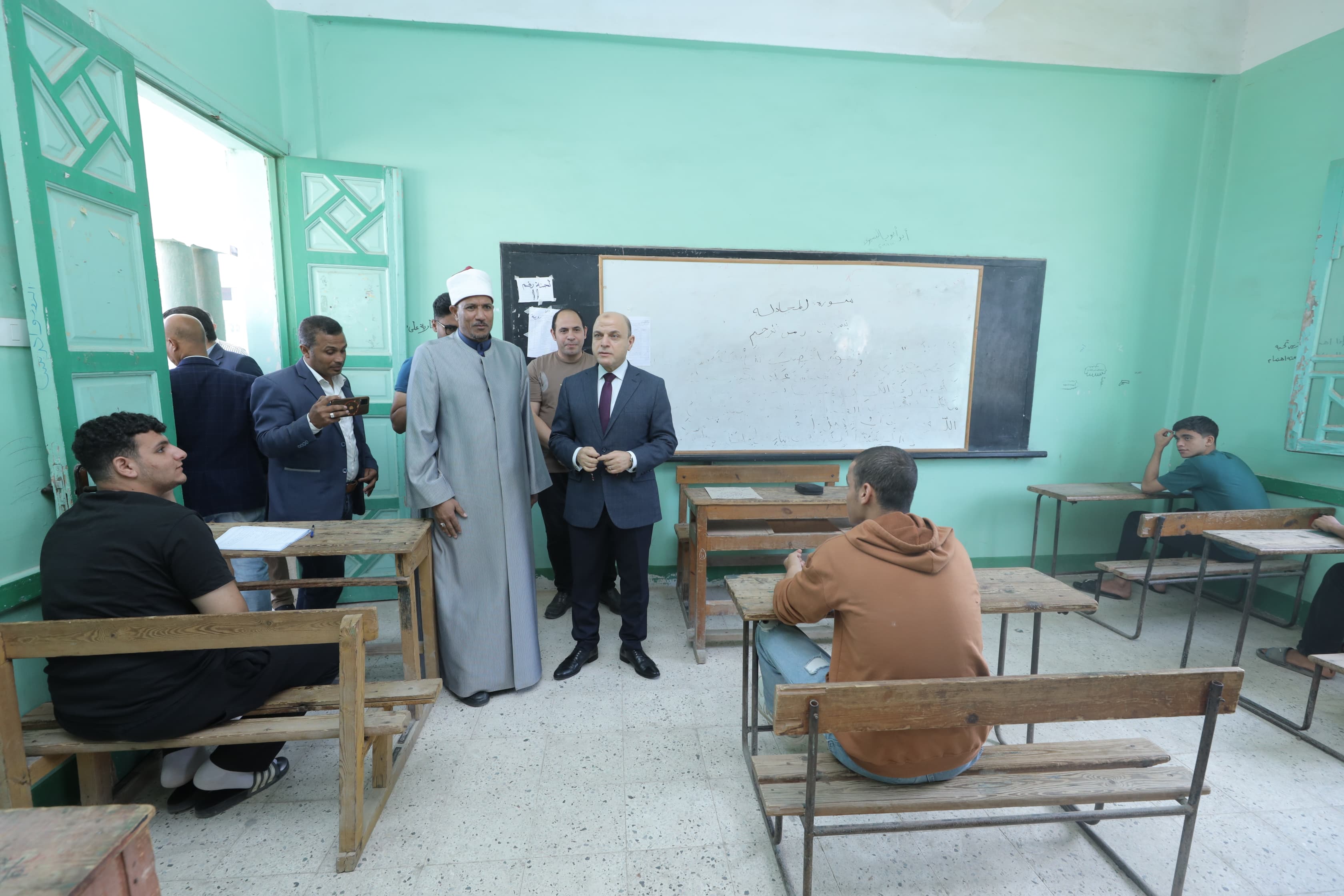 تفقد محافظ كفر الشيخ للجان الثانوية الأزهرية