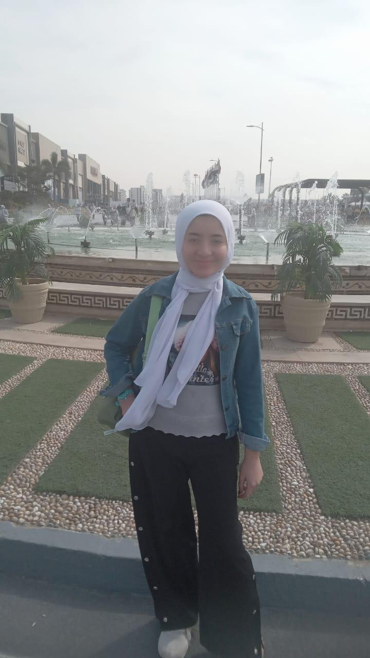 الطالبة إسراء الطالبة إسراء