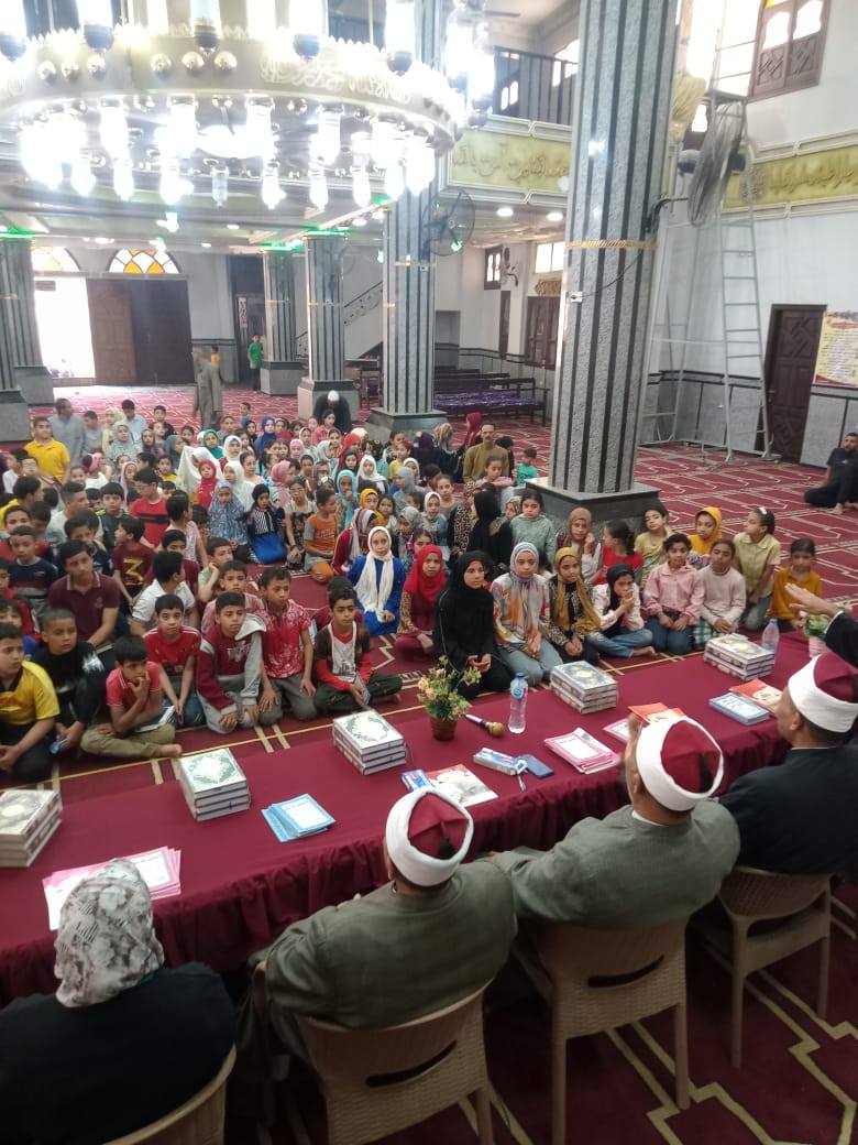 الإقبال الكبير بالمساجد