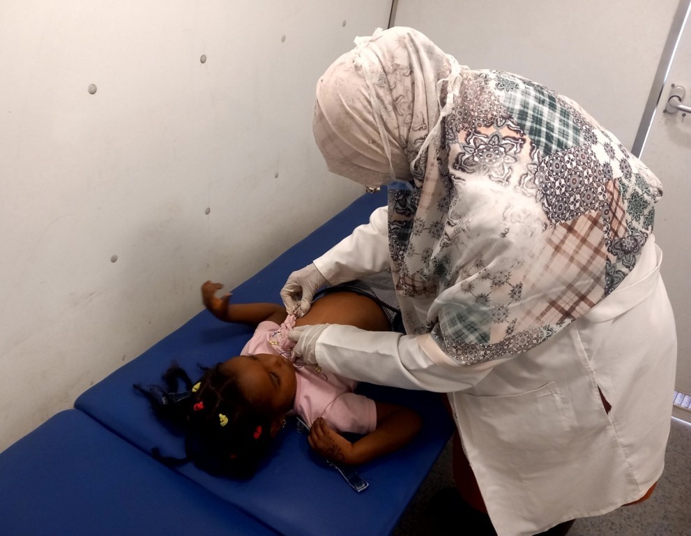 الكشف الطبى على الأطفال