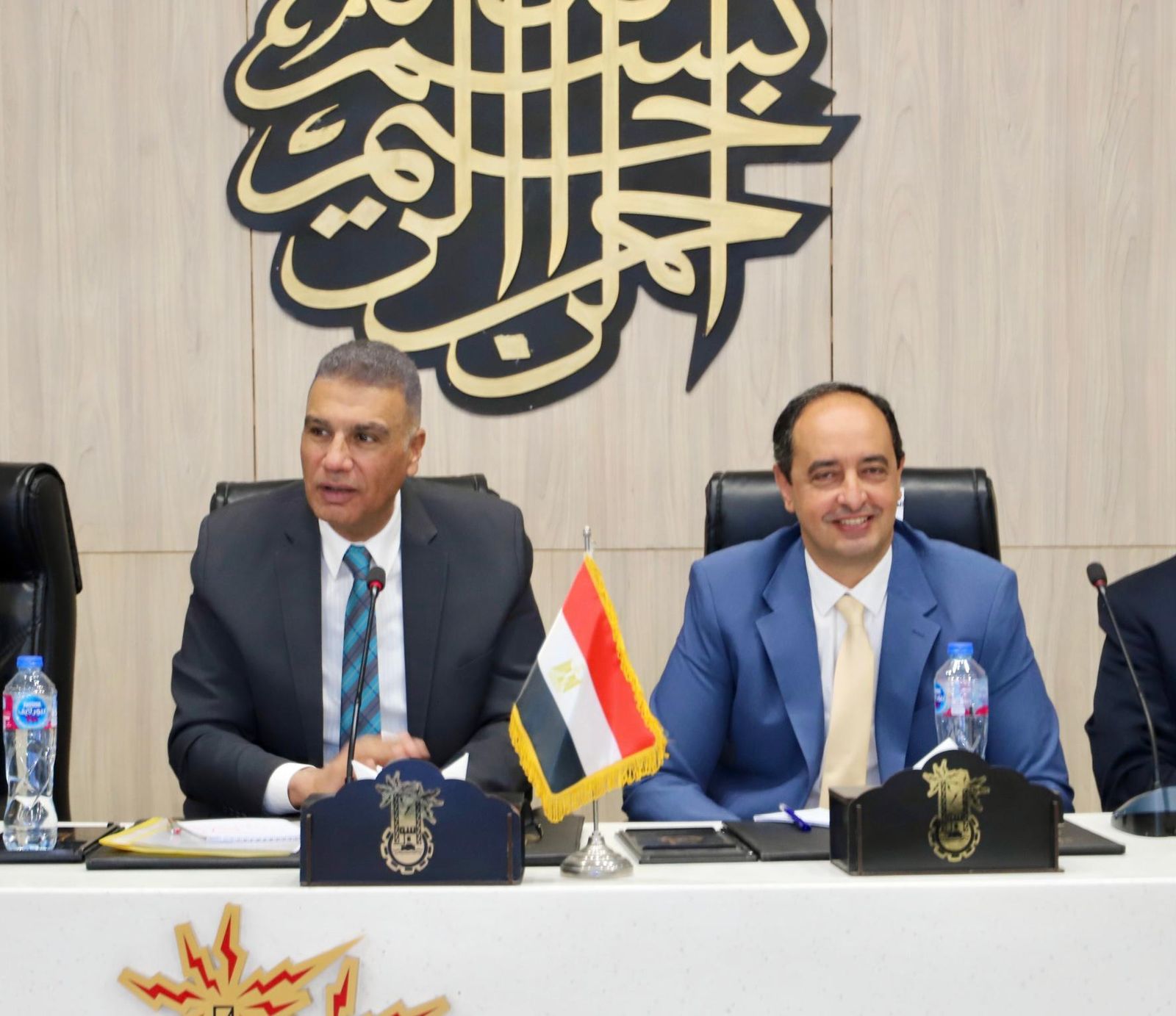 محافظ أسوان ومدير صندوق مكافحة الإدمان محافظ أسوان ومدير صندوق مكافحة الإدمان