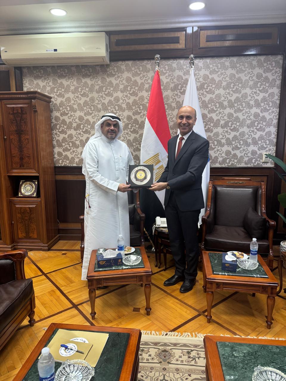 لقاء رئيس جامعة دمنهور (5)