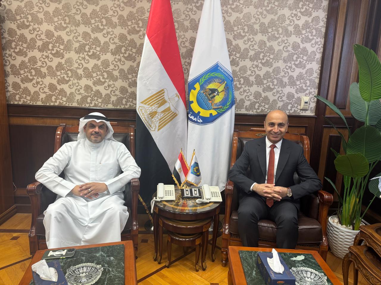 لقاء رئيس جامعة دمنهور (4)