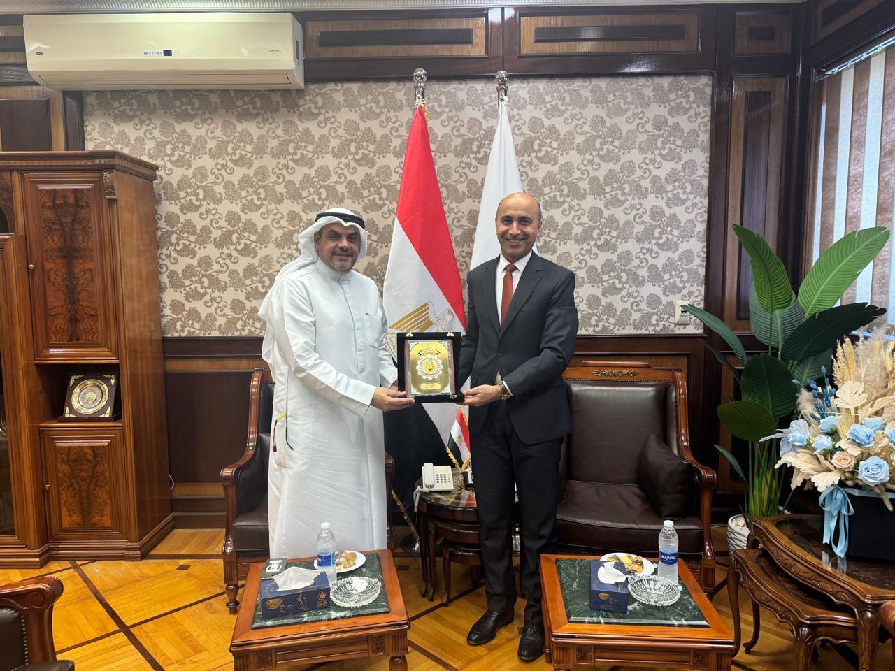 لقاء رئيس جامعة دمنهور (1)