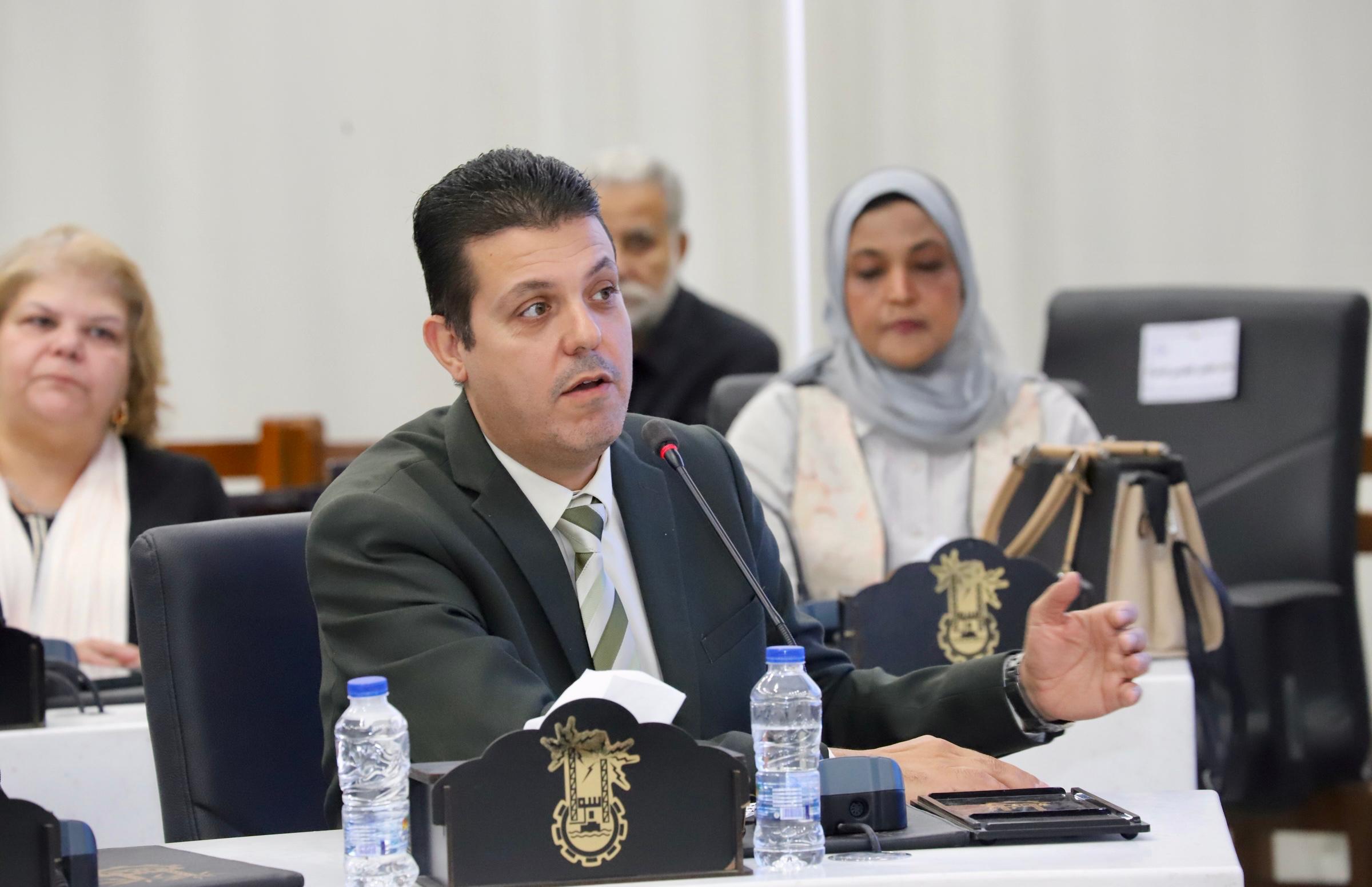 الدكتور إبراهيم عسكر مدير عام البرامج الوقائية لصندوق مكافحة الإدمان الدكتور إبراهيم عسكر مدير عام البرامج الوقائية لصندوق مكافحة الإدمان