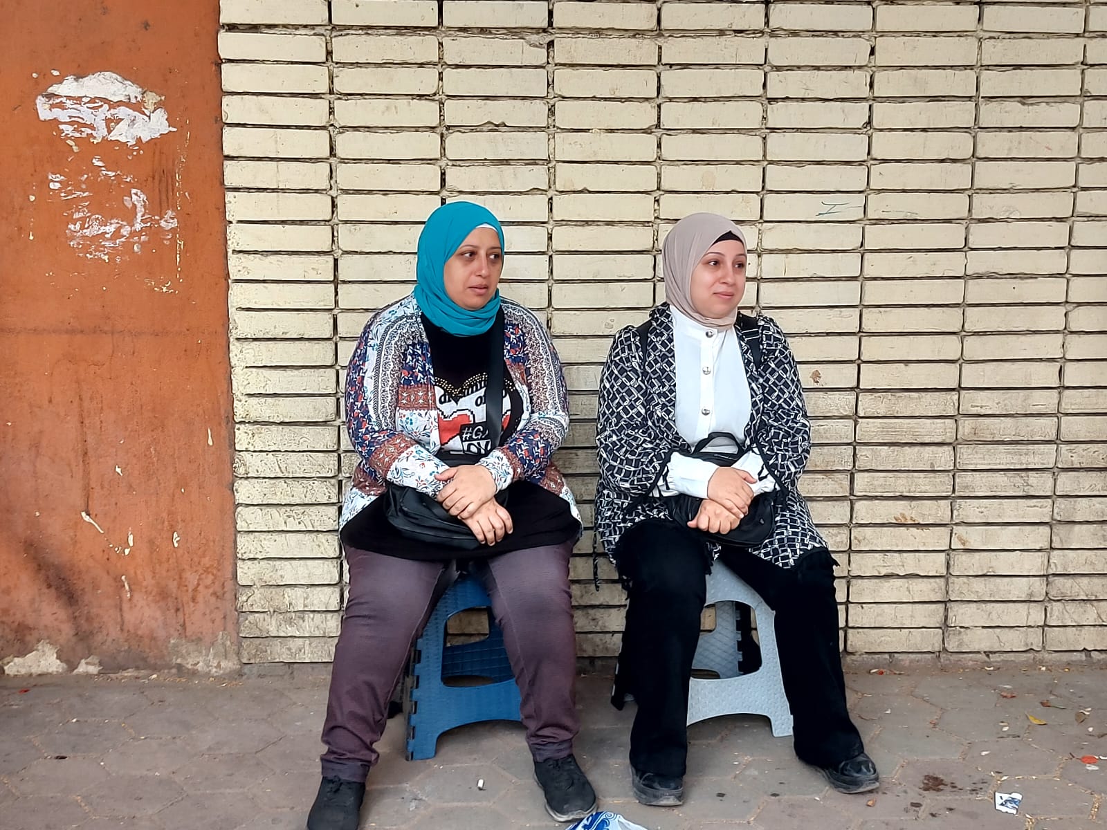 انتظار اولياء الامور امام اللجان