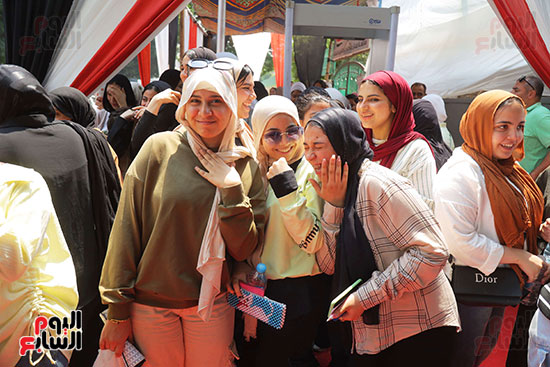 طلاب الثانوية العامة (1)