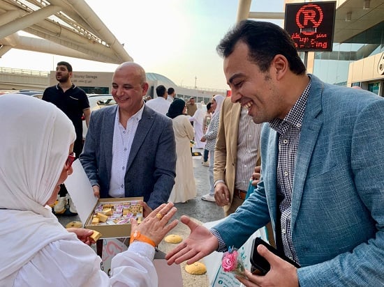محمد السيد الشاذلى في استقبل الحجاج (2)