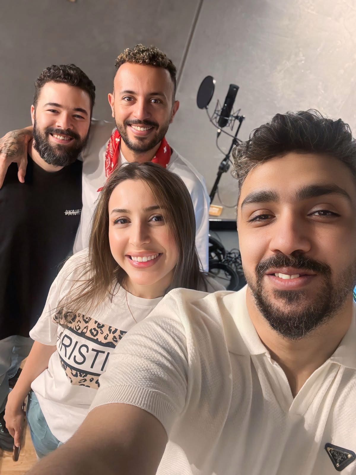 جنات وعليم وإسلام رفعت ويوسف حسين