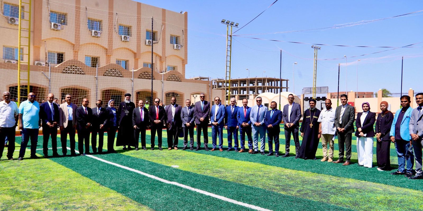 محافظ أسوان ومدير صندوق مكافحة الإدمان والحضور يتفقدون مركز العزيمة محافظ أسوان ومدير صندوق مكافحة الإدمان والحضور يتفقدون مركز العزيمة