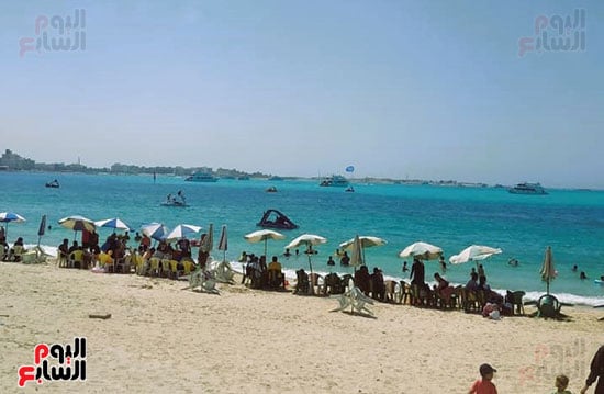 اقبال-متزايد-على-شواطئ-مطروح اقبال-متزايد-على-شواطئ-مطروح