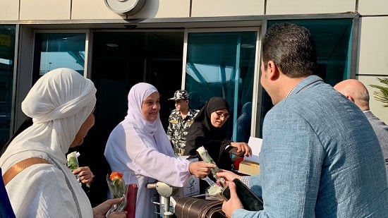 محمد السيد الشاذلى في استقبل الحجاج (3)
