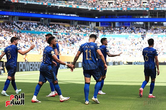 احتفال لاعبى الهلال بالهدف احتفال لاعبى الهلال بالهدف
