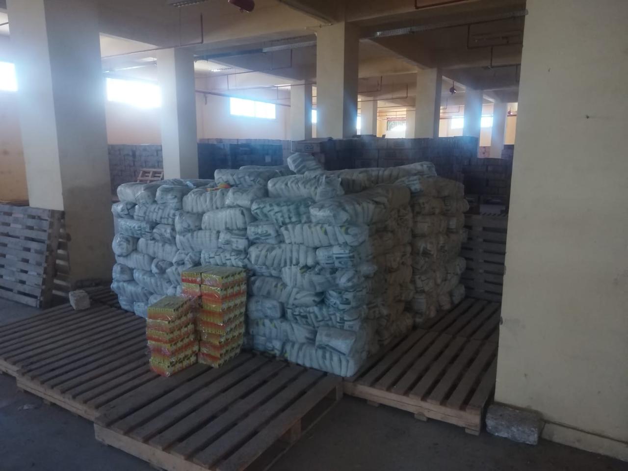 توافر السلع الغذائية فى مخازن تموين الأقصر