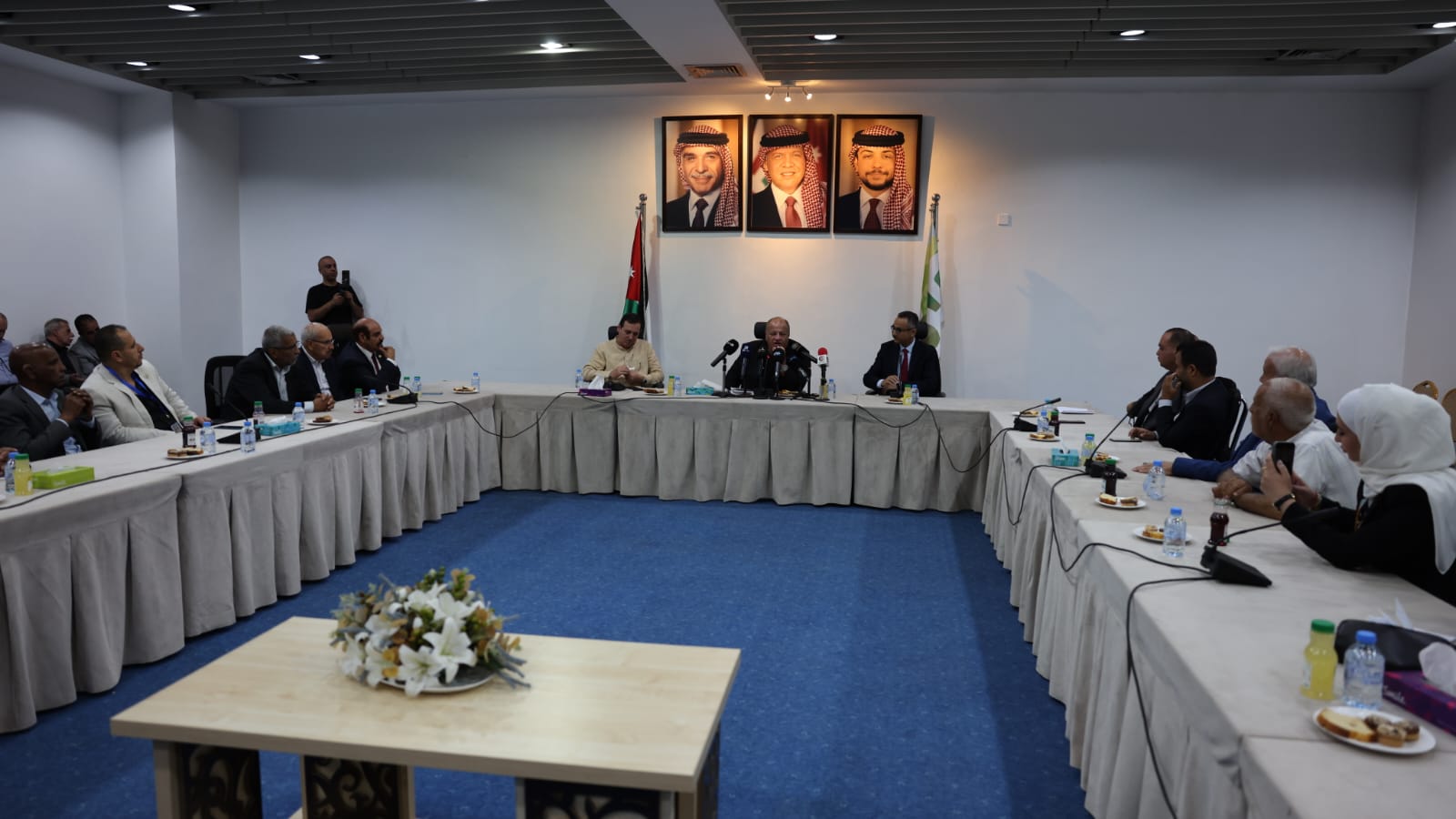الجلسة الحوارية (1)
