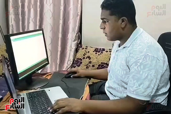 الطفل-عبد-الرحمن-فى-منزله الطفل-عبد-الرحمن-فى-منزله