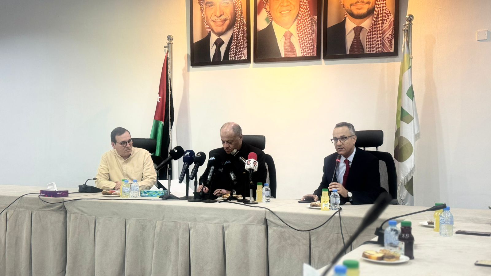 الجلسة الحوارية (3)