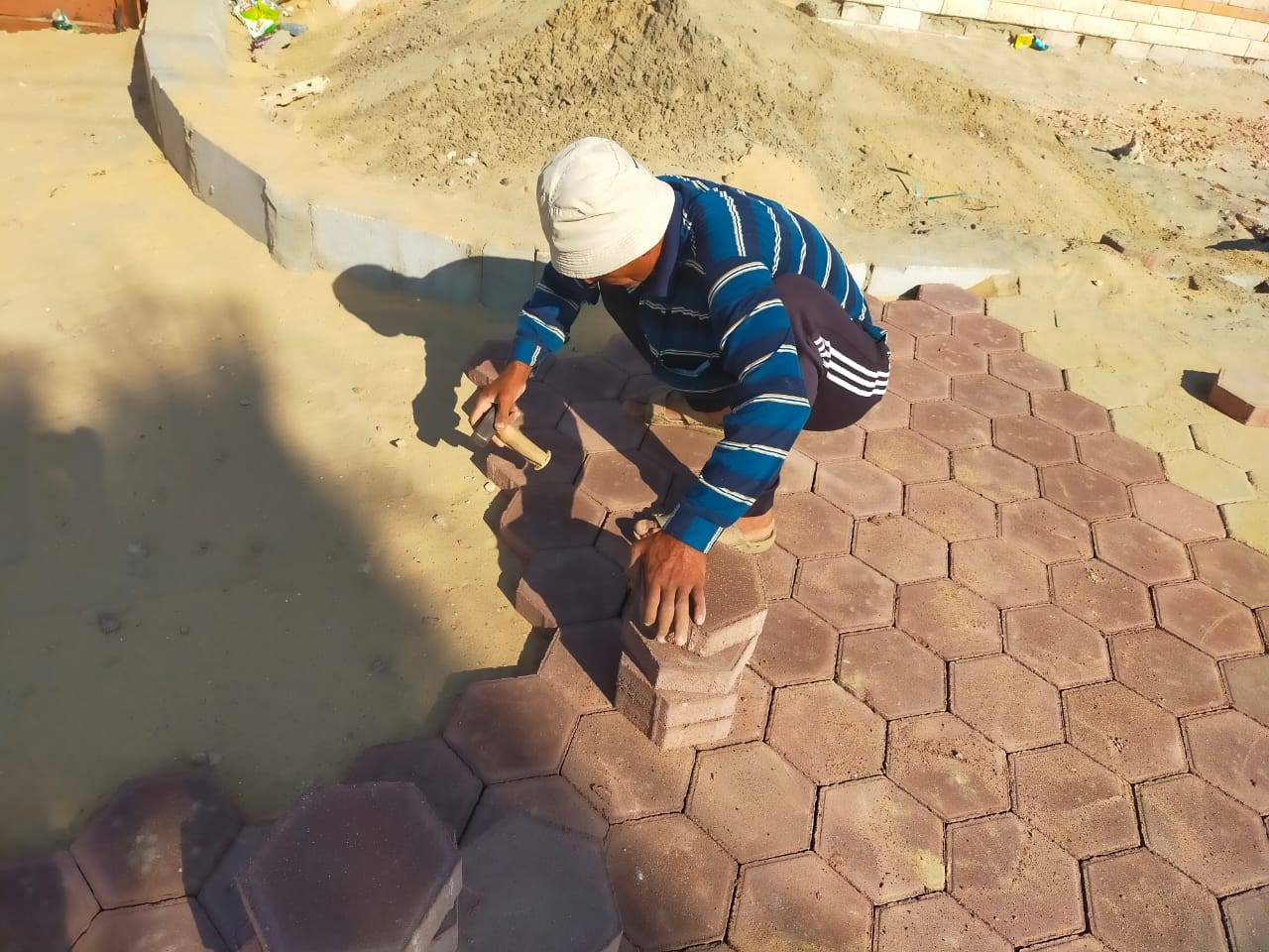 رصف شوارع المصيف بالأنتترلوك رصف شوارع المصيف بالأنتترلوك