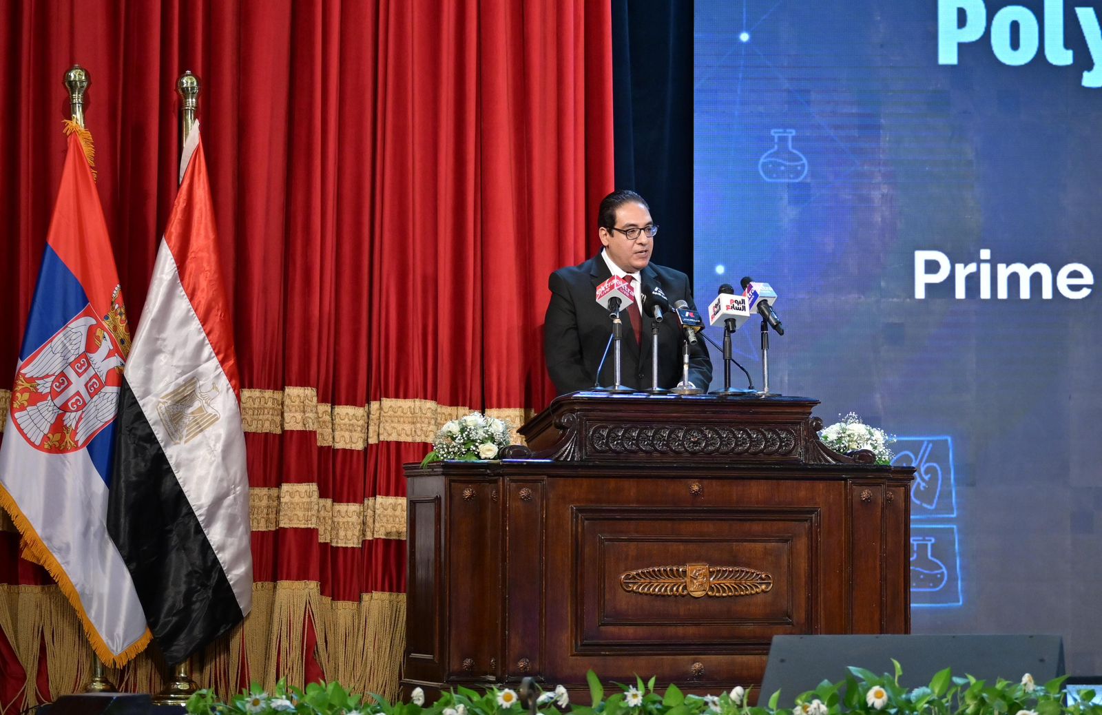 رئيس جامعة القاهرة رئيس جامعة القاهرة
