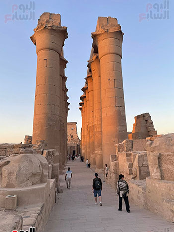 أفواج-سياحية-من-حول-العالم-يستمتعون-بمعبد-الأقصر أفواج-سياحية-من-حول-العالم-يستمتعون-بمعبد-الأقصر