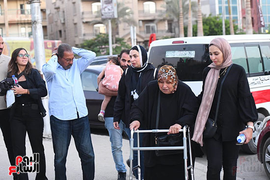 جنازة والدة المخرجة سارة وفيق (29)