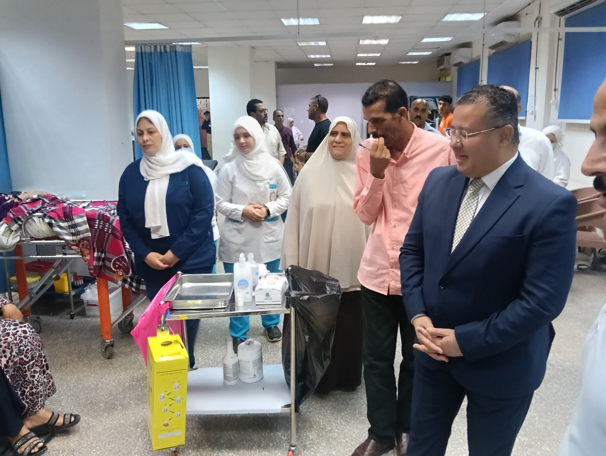 خلال الجولة بالمستشفى الجامعي خلال الجولة بالمستشفى الجامعي