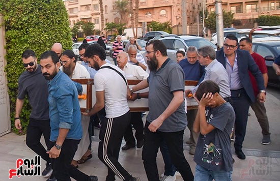 جنازة والدة المخرجة سارة وفيق (4)