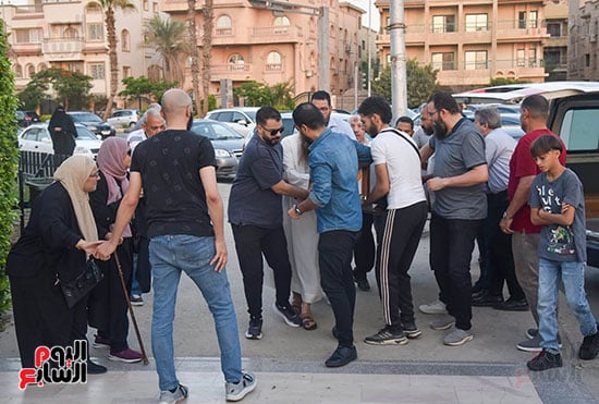 جنازة والدة المخرجة سارة وفيق (10)